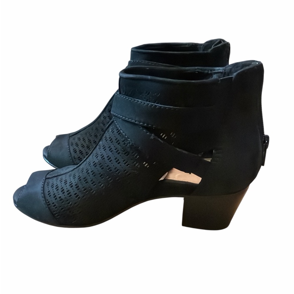 Earth Black Peep Toe Perforated Ankle Booties Size 6.5